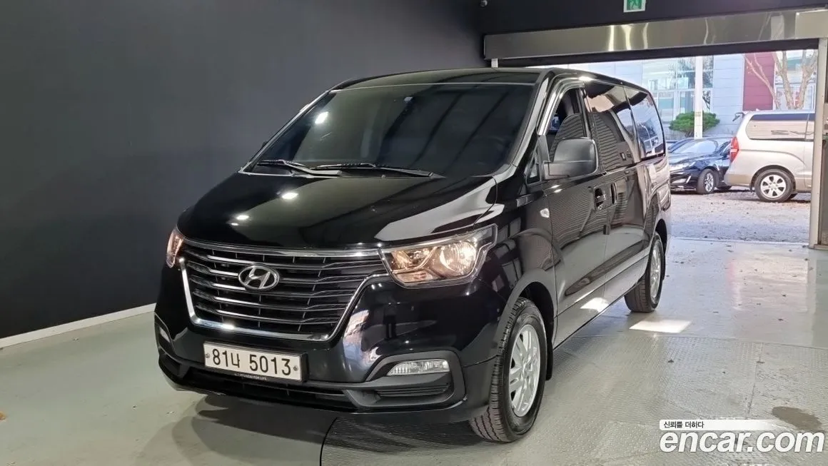 Hyundai Starex — фото 1