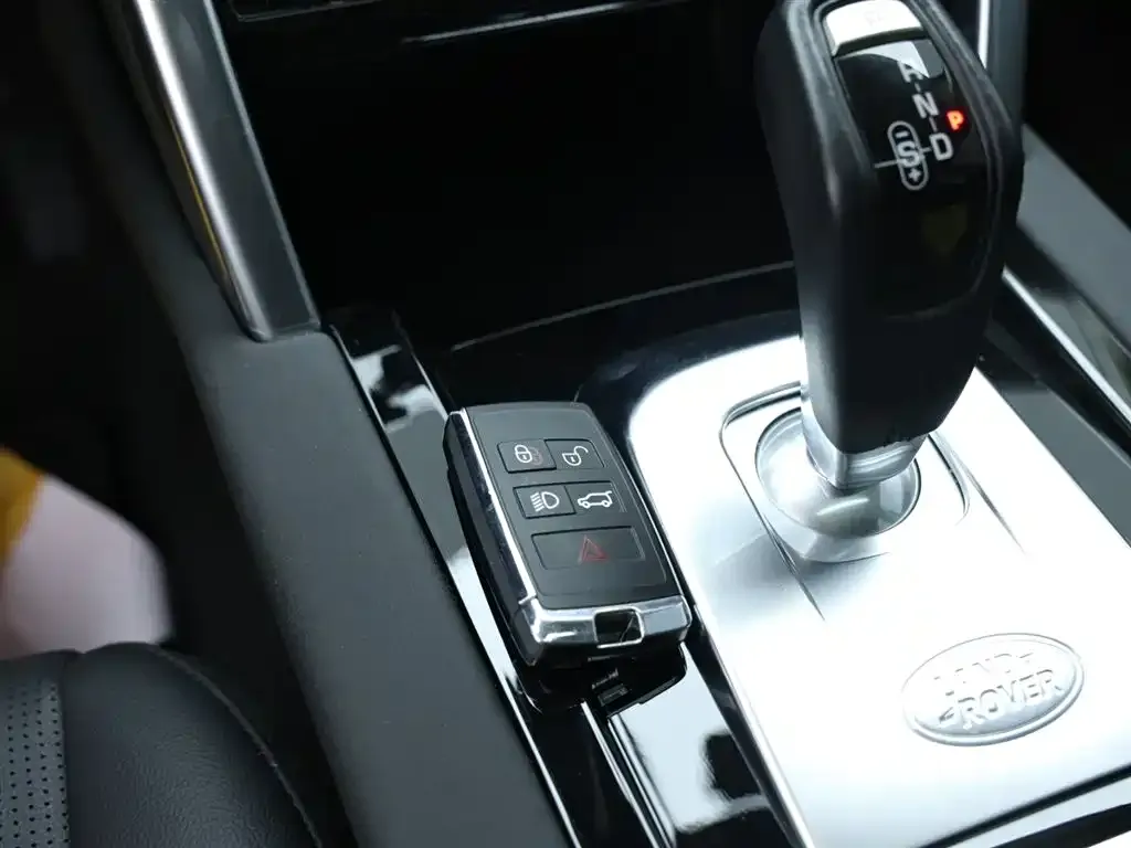 Land Rover Discovery Sport — фото 10