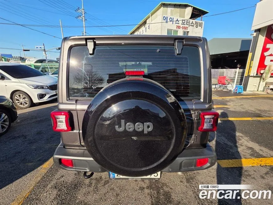 Jeep Wrangler — фото 2