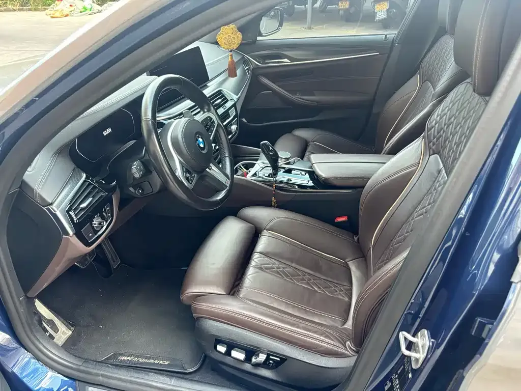 BMW 5 Series (Import) — фото 2