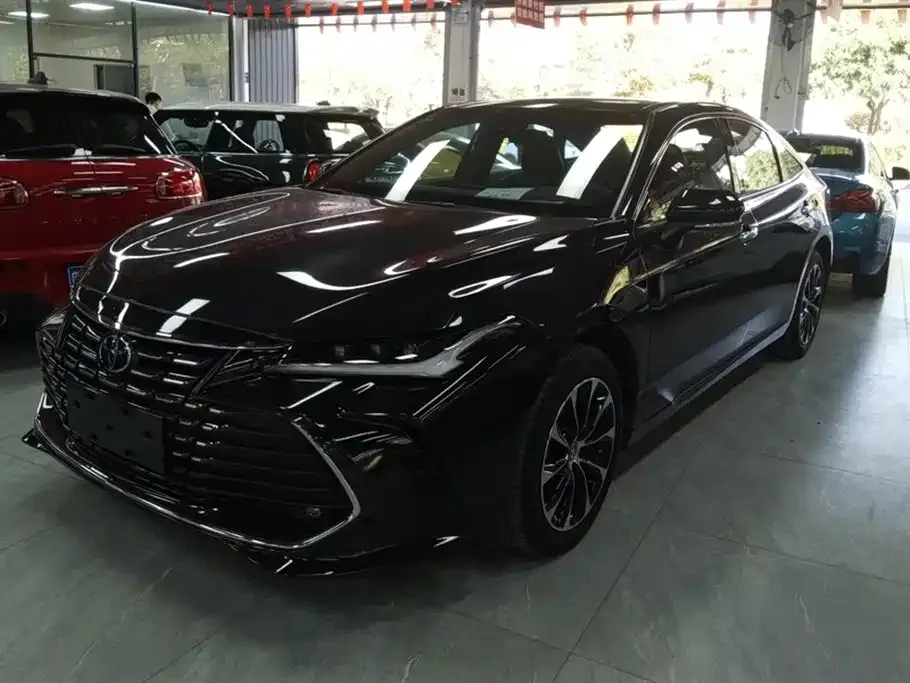 Toyota Avalon — фото 1