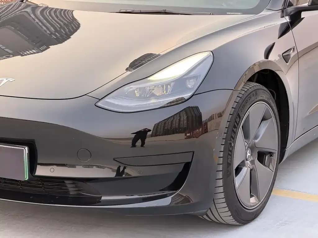 Tesla Model 3 — фото 4