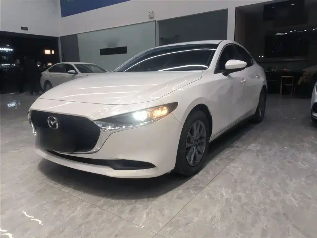 Mazda 3 Axela — фото 2