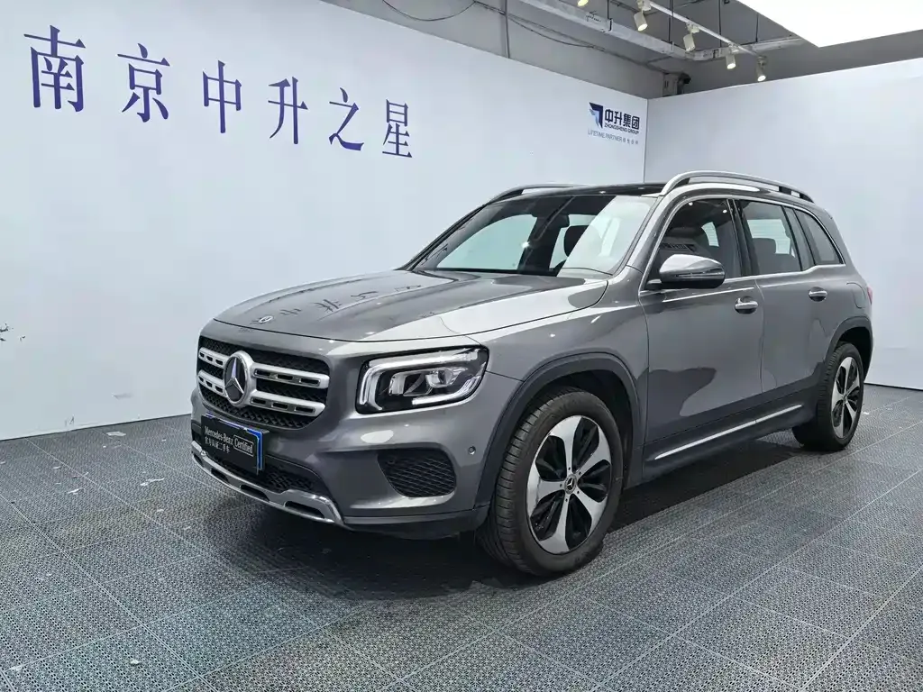 Mercedes-Benz GLB — фото 1