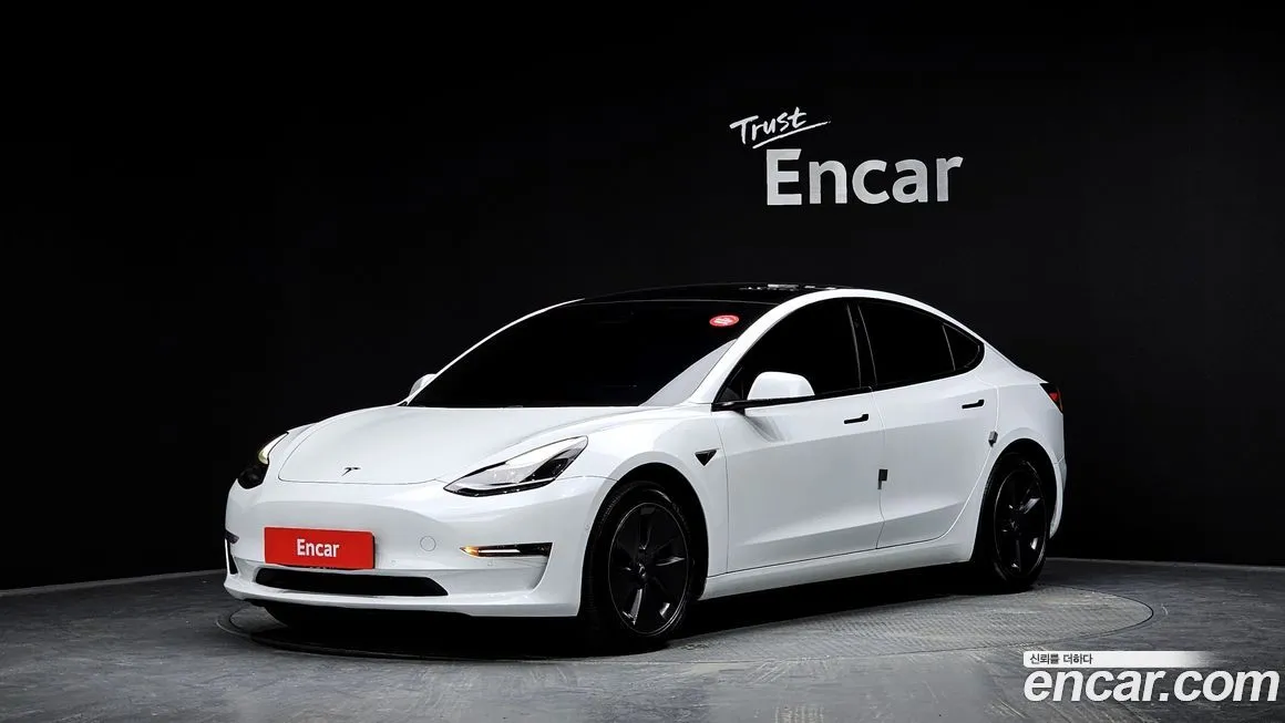 Tesla Model 3 — фото 1