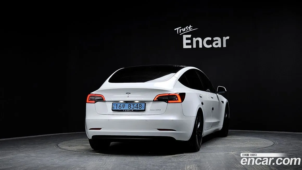 Tesla Model 3 — фото 4