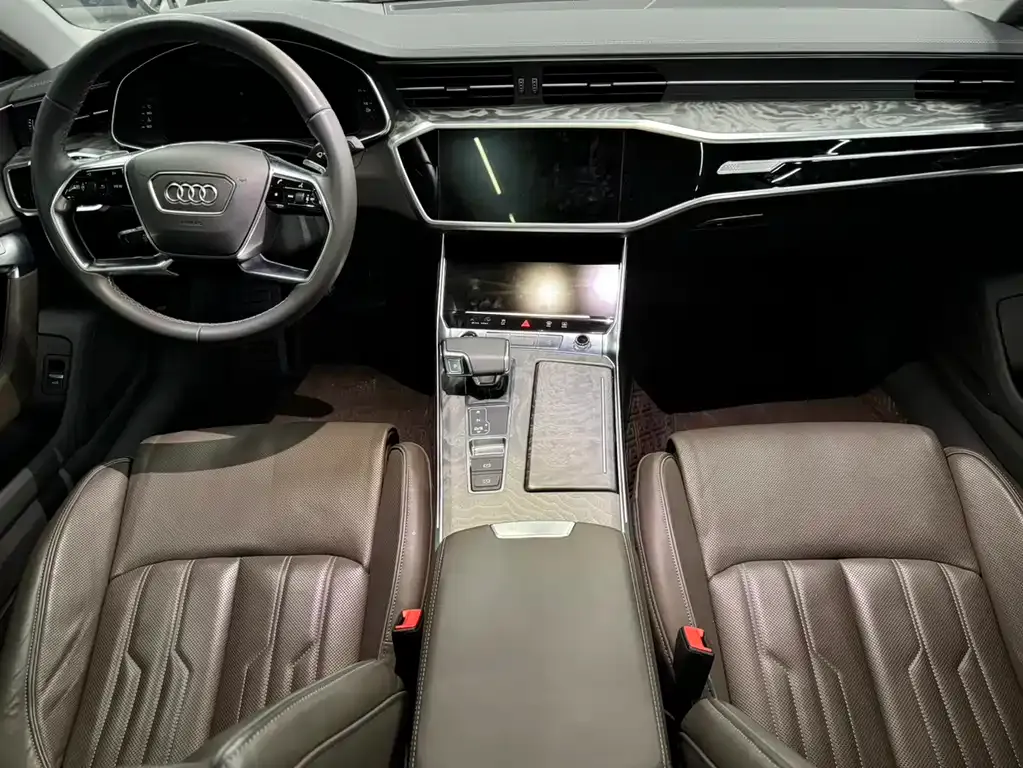 Audi A7L — фото 5