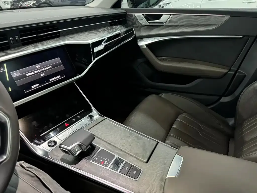 Audi A7L — фото 6