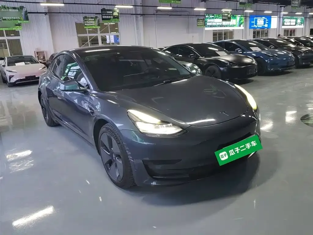 Tesla Model 3 — фото 4