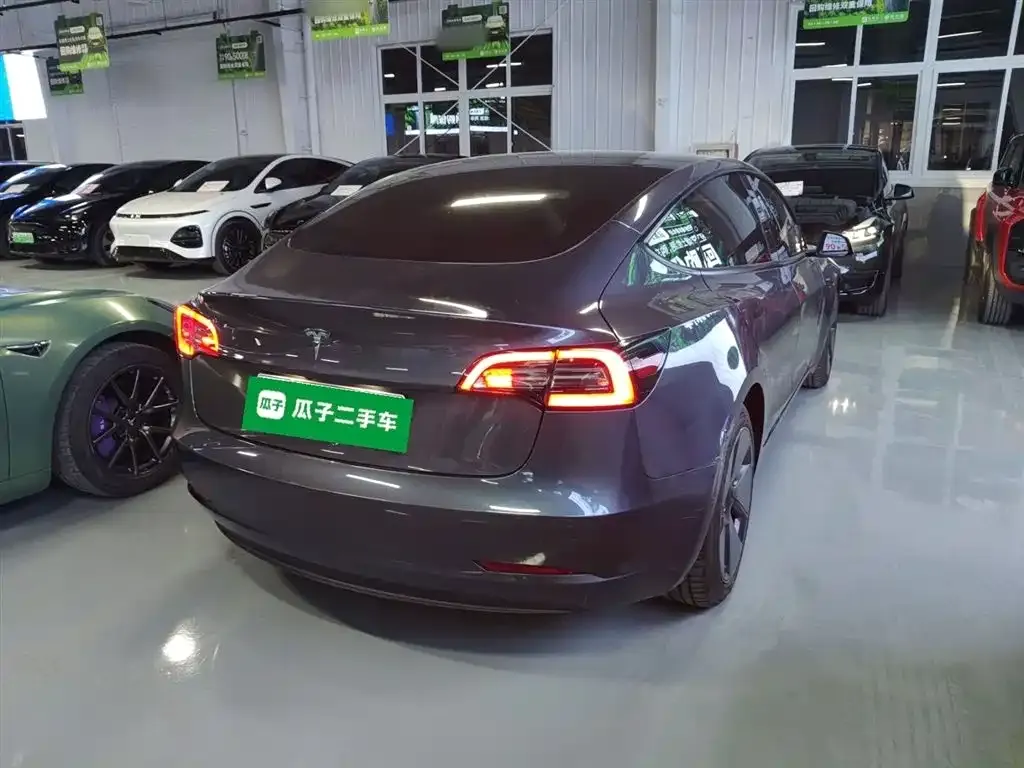Tesla Model 3 — фото 7