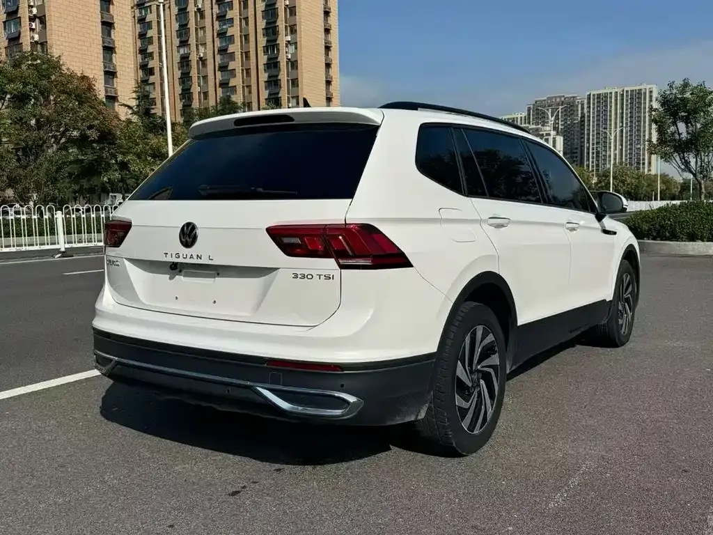 Volkswagen Tiguan L — фото 4