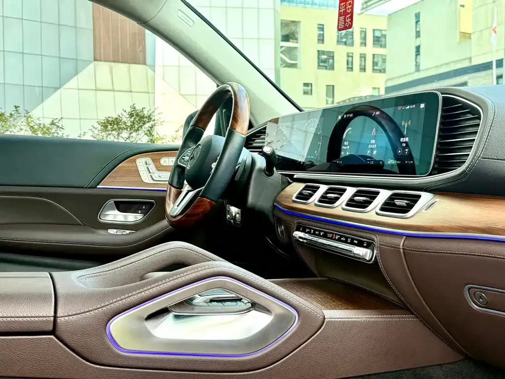 Mercedes-Benz GLS — фото 6