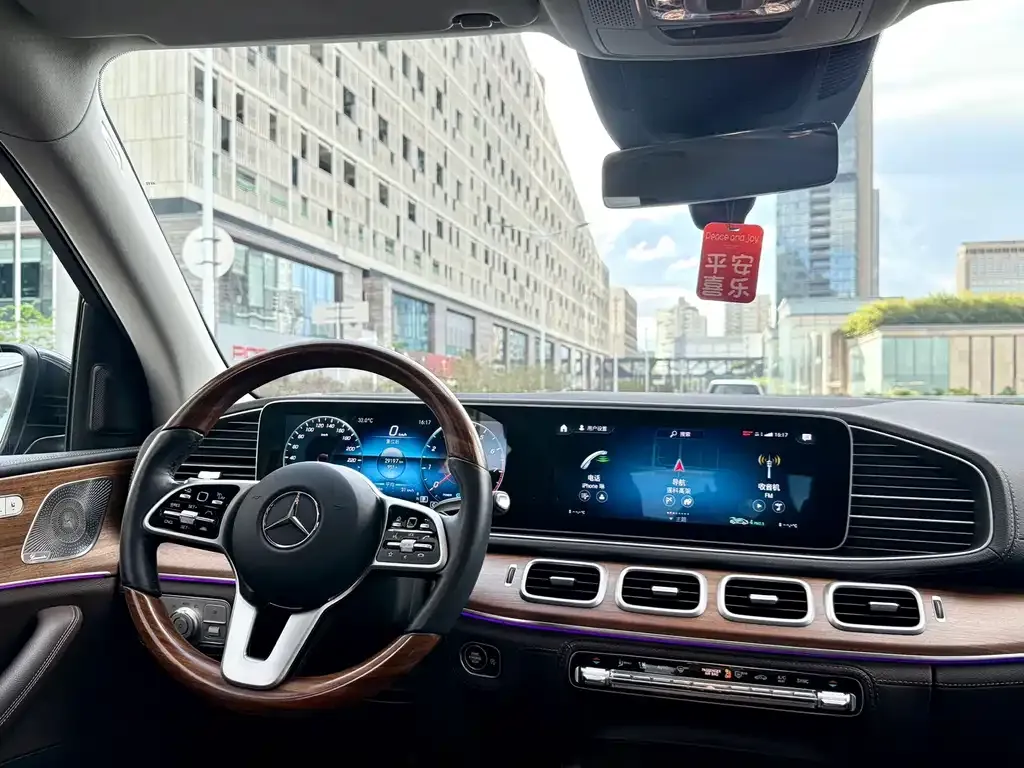 Mercedes-Benz GLS — фото 8