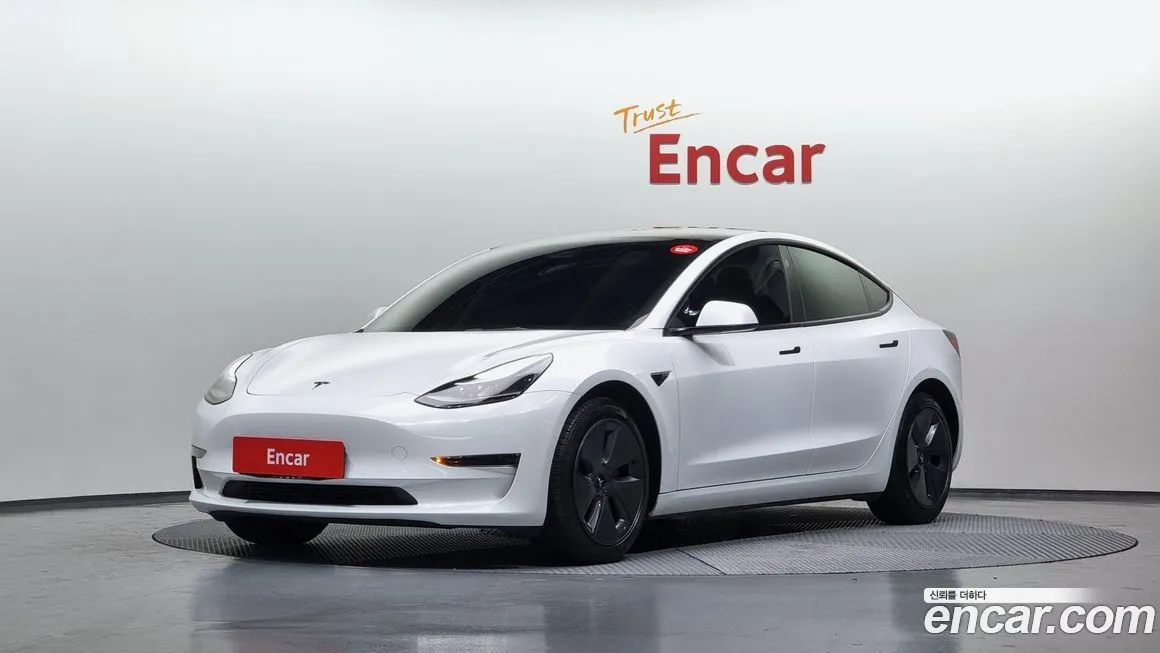 Tesla Model 3 — фото 1