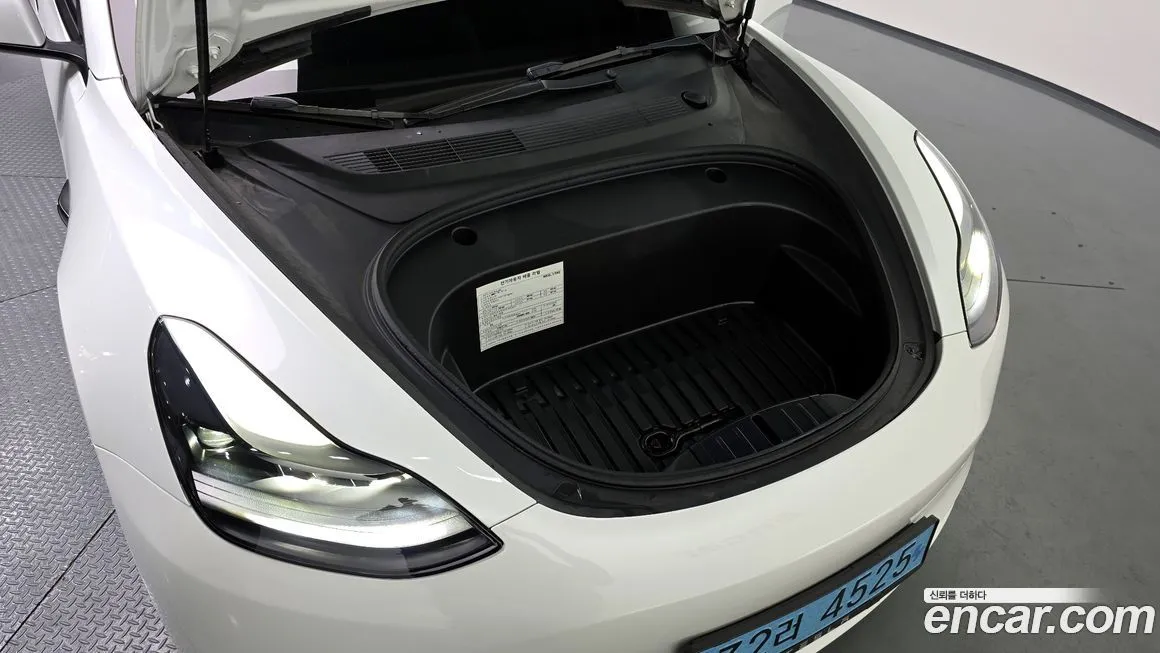 Tesla Model 3 — фото 6