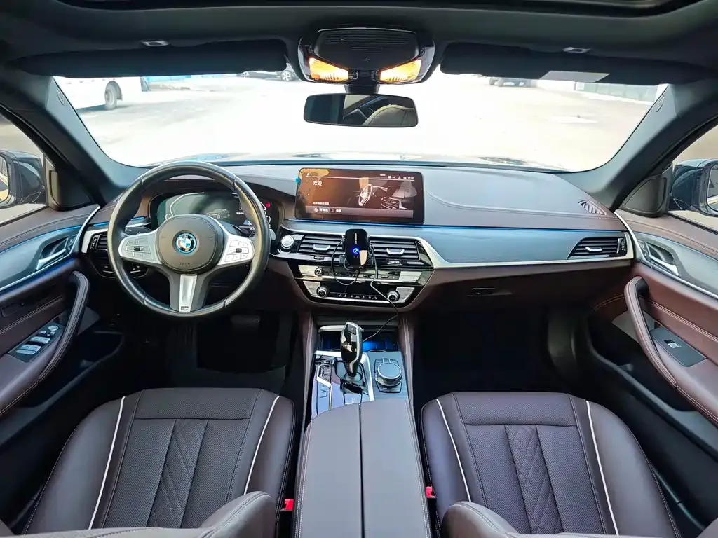 BMW 5 Series New Energy — фото 9