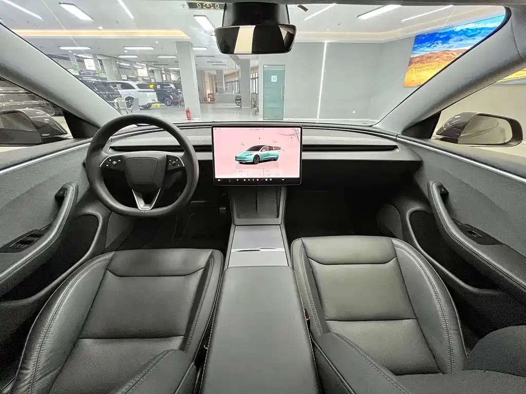 Tesla Model 3 — фото 10