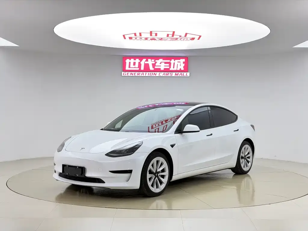 Tesla Model 3 — фото 1