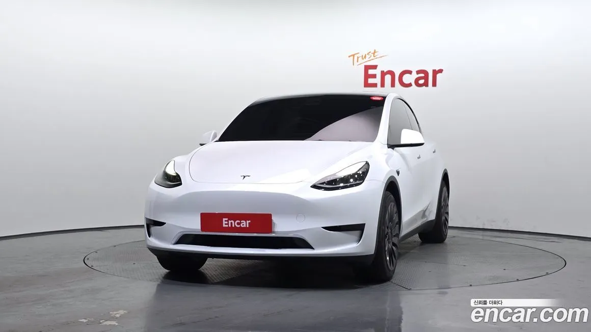 Tesla Model Y — фото 3