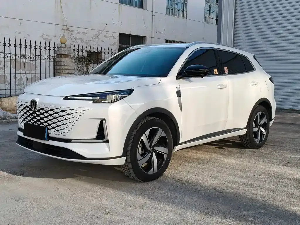 Changan CS55PLUS — фото 1