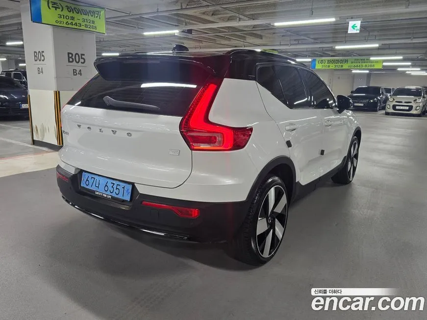 Volvo XC40 — фото 4