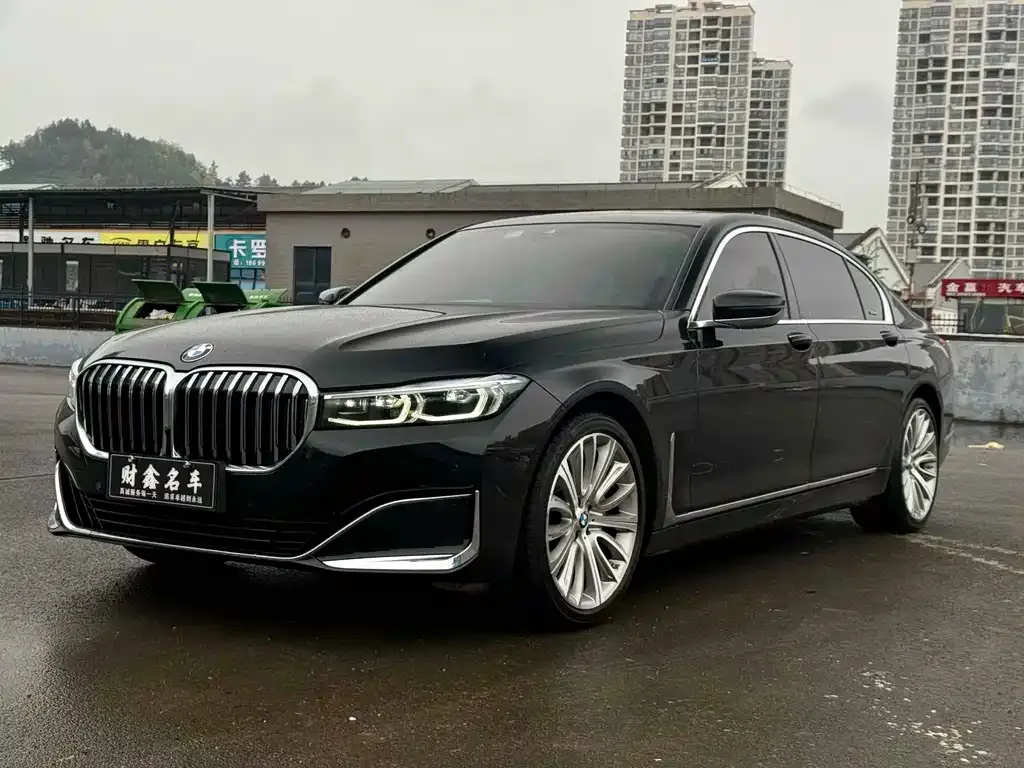 BMW 7 Series — фото 1