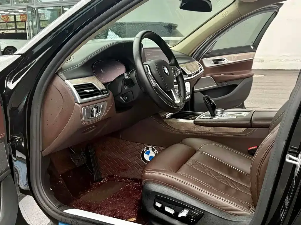 BMW 7 Series — фото 4