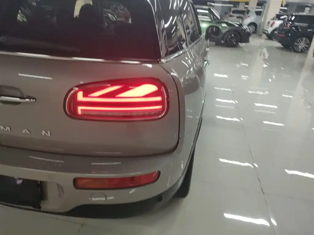 MINI Clubman — фото 8