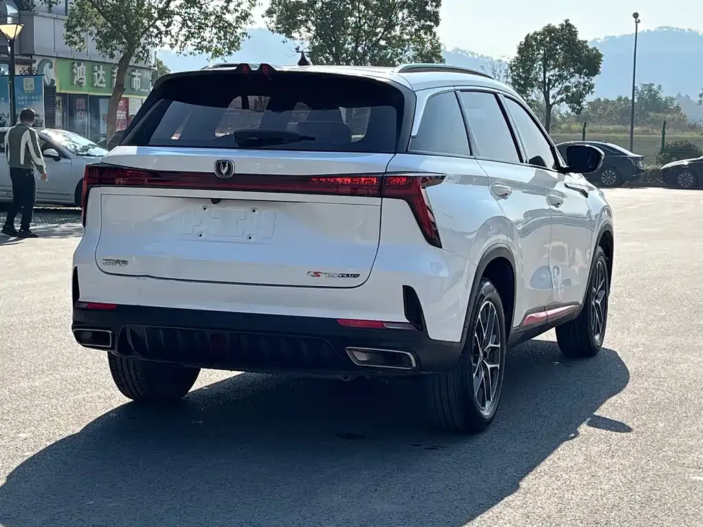 Changan CS75PLUS — фото 4