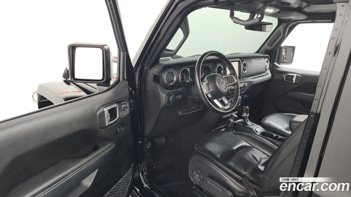 Jeep Wrangler — фото 10