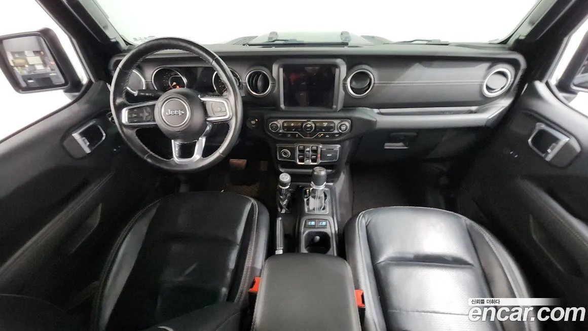 Jeep Wrangler — фото 7
