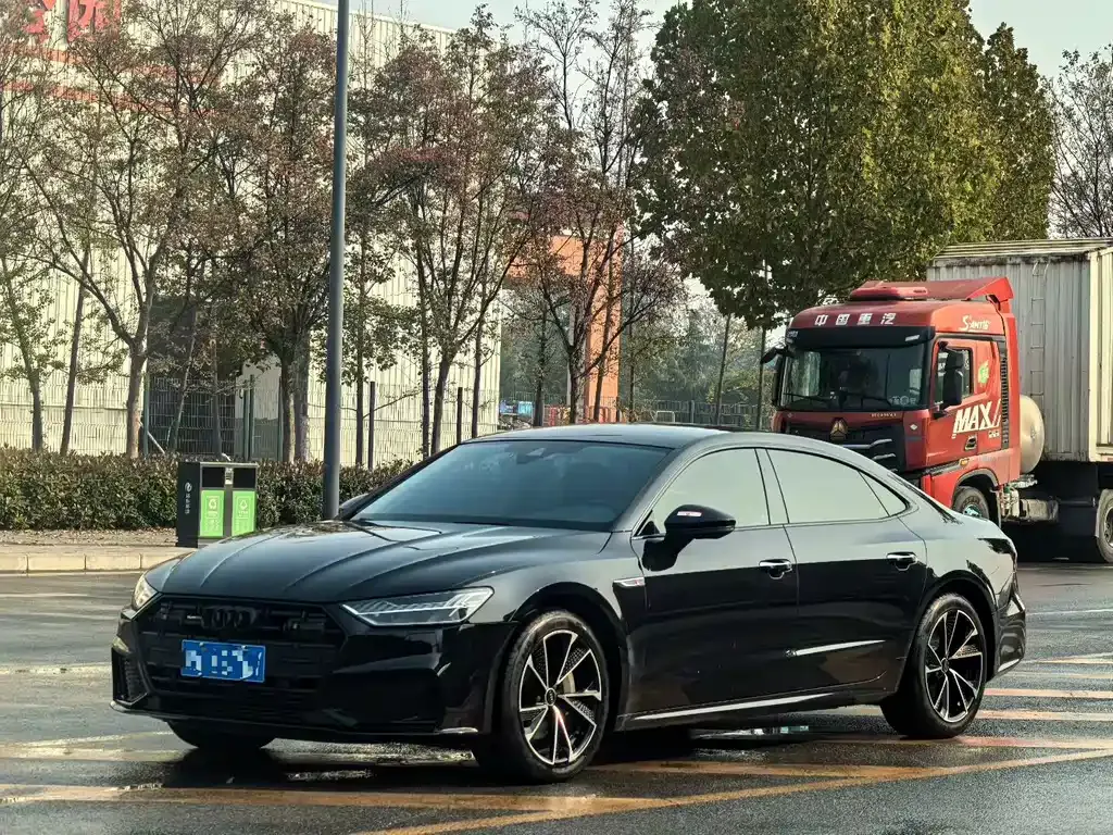 Audi A7L — фото 1