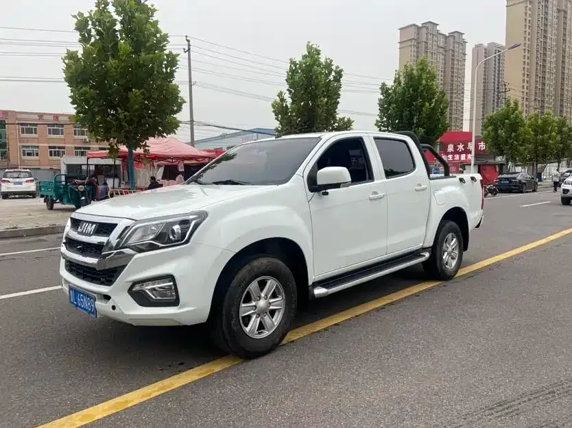 Isuzu RE-MAX — фото 1