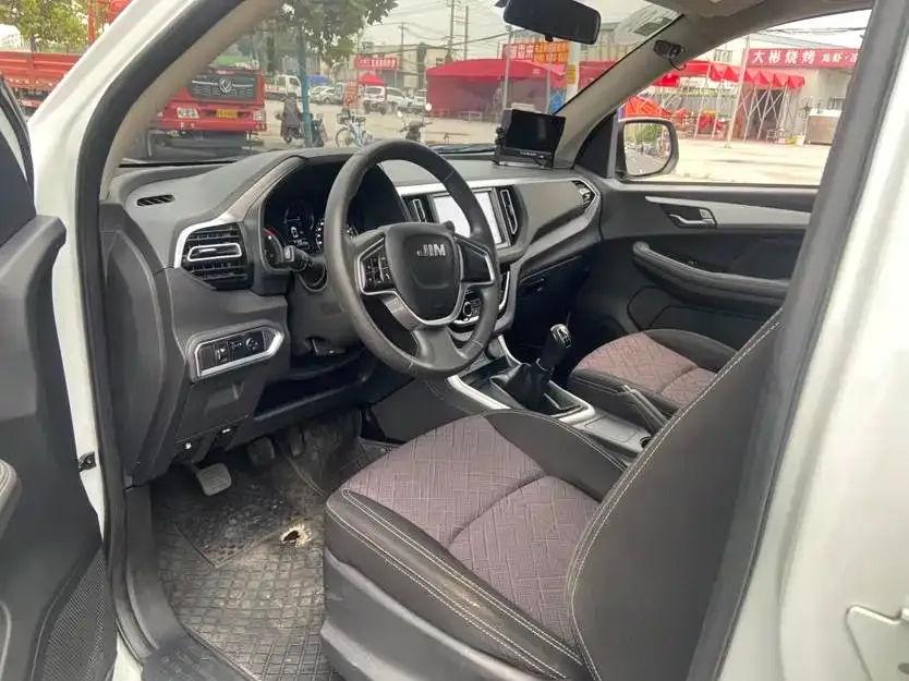 Isuzu RE-MAX — фото 10