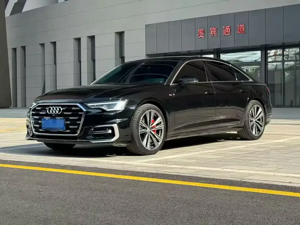 Audi A6L — фото 1