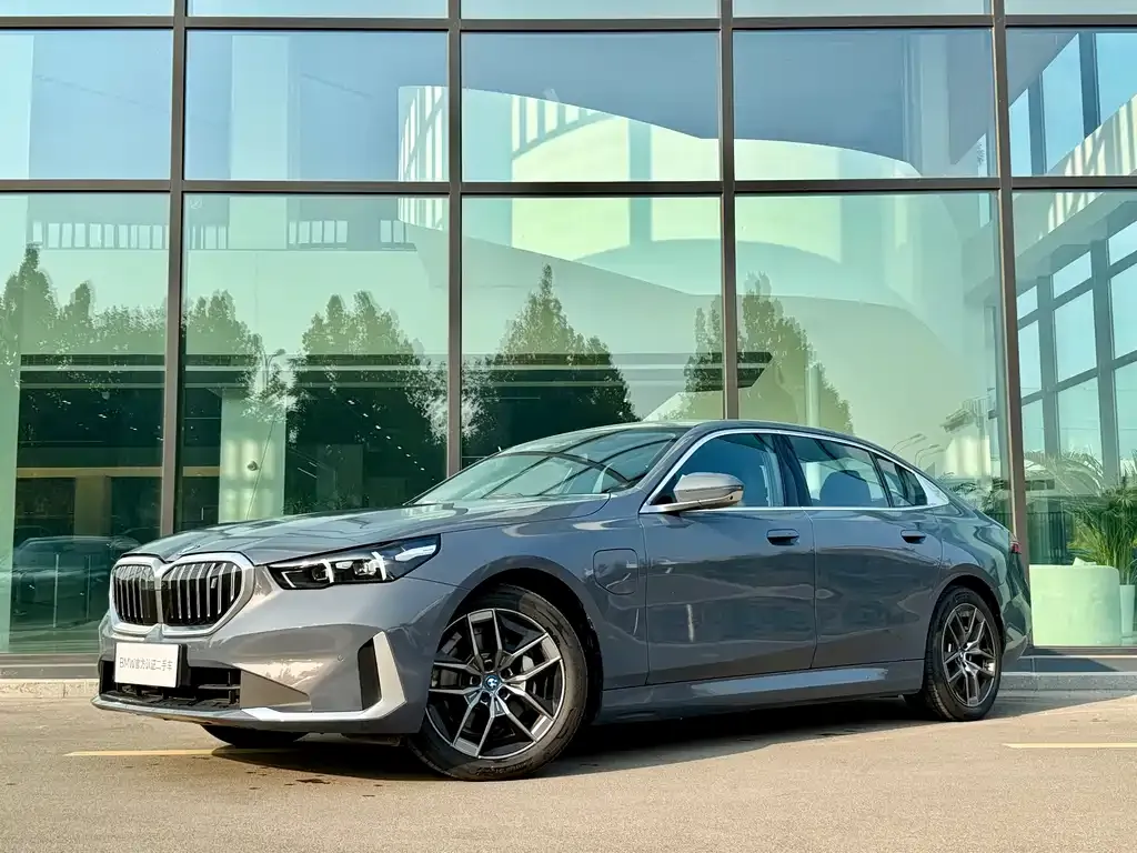 BMW i5 — фото 2