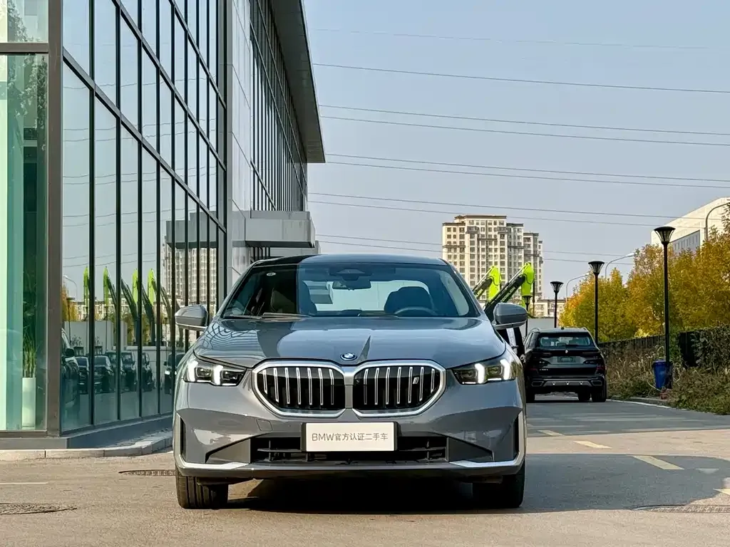 BMW i5 — фото 4