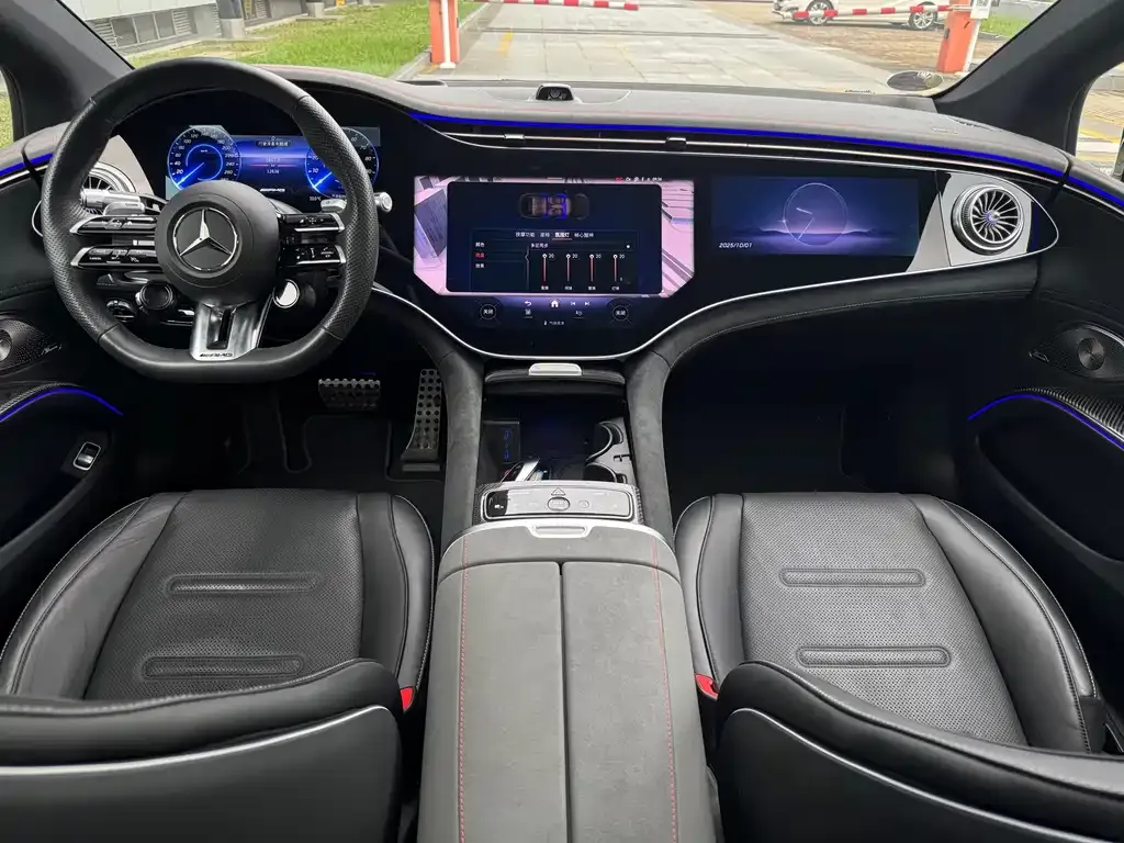 Mercedes-Benz EQS AMG — фото 10