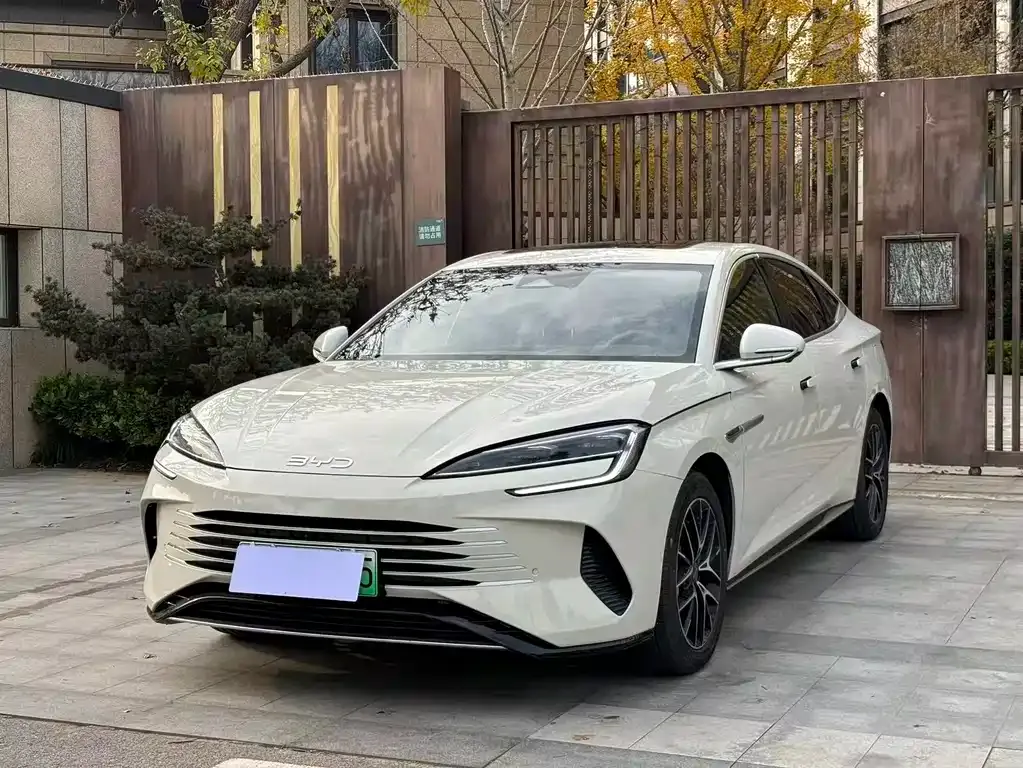 BYD Seal 07 DM-i — фото 1