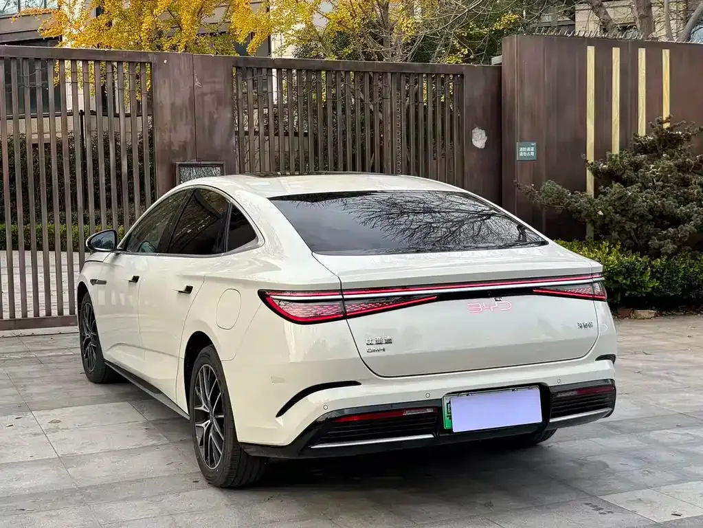 BYD Seal 07 DM-i — фото 7