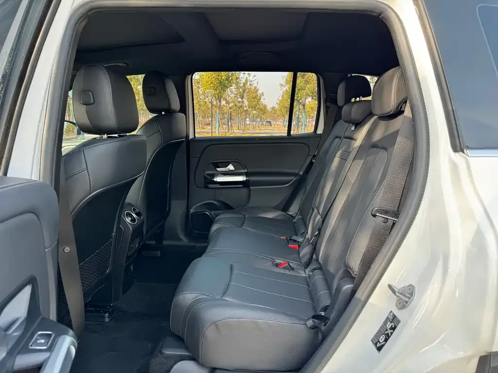 Mercedes-Benz EQB — фото 10