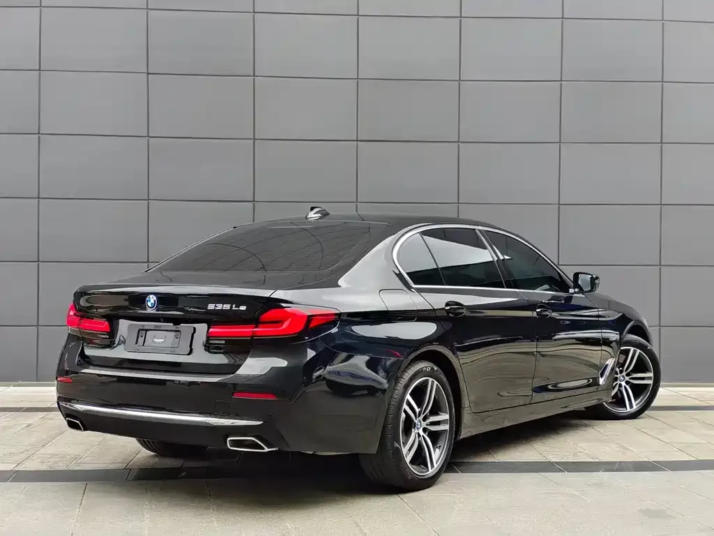 BMW 5 Series New Energy — фото 3