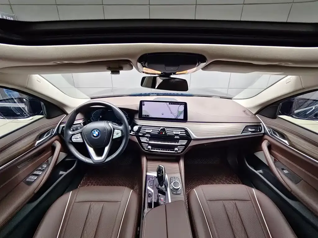 BMW 5 Series New Energy — фото 8