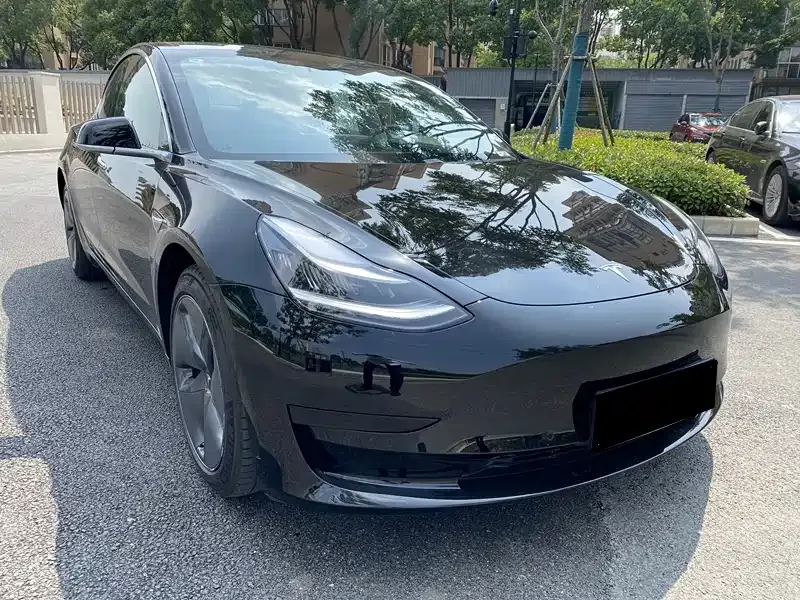 Tesla Model 3 — фото 3