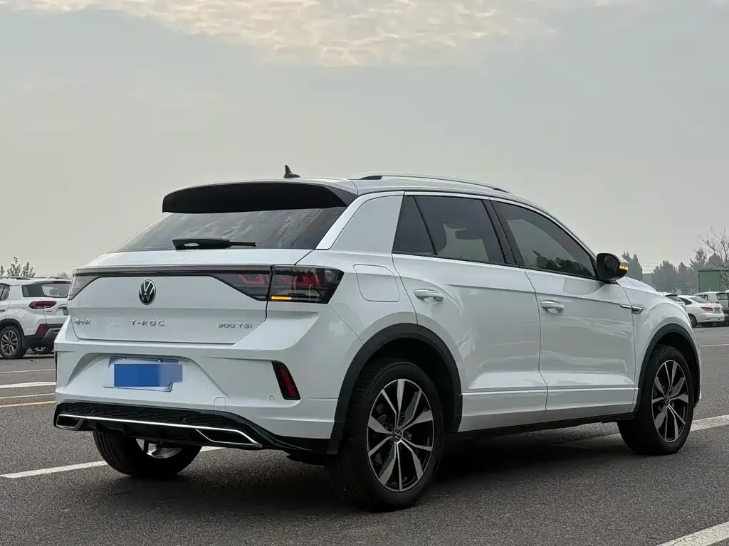 Volkswagen T-Roc — фото 6