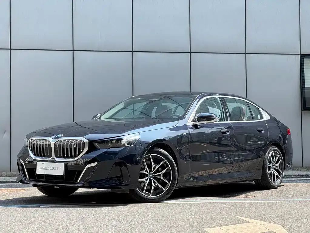 BMW i5 — фото 1