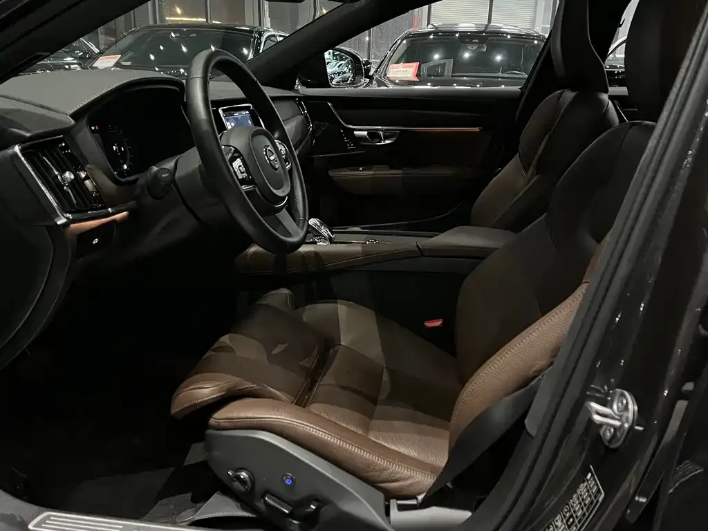 Volvo S90 — фото 10