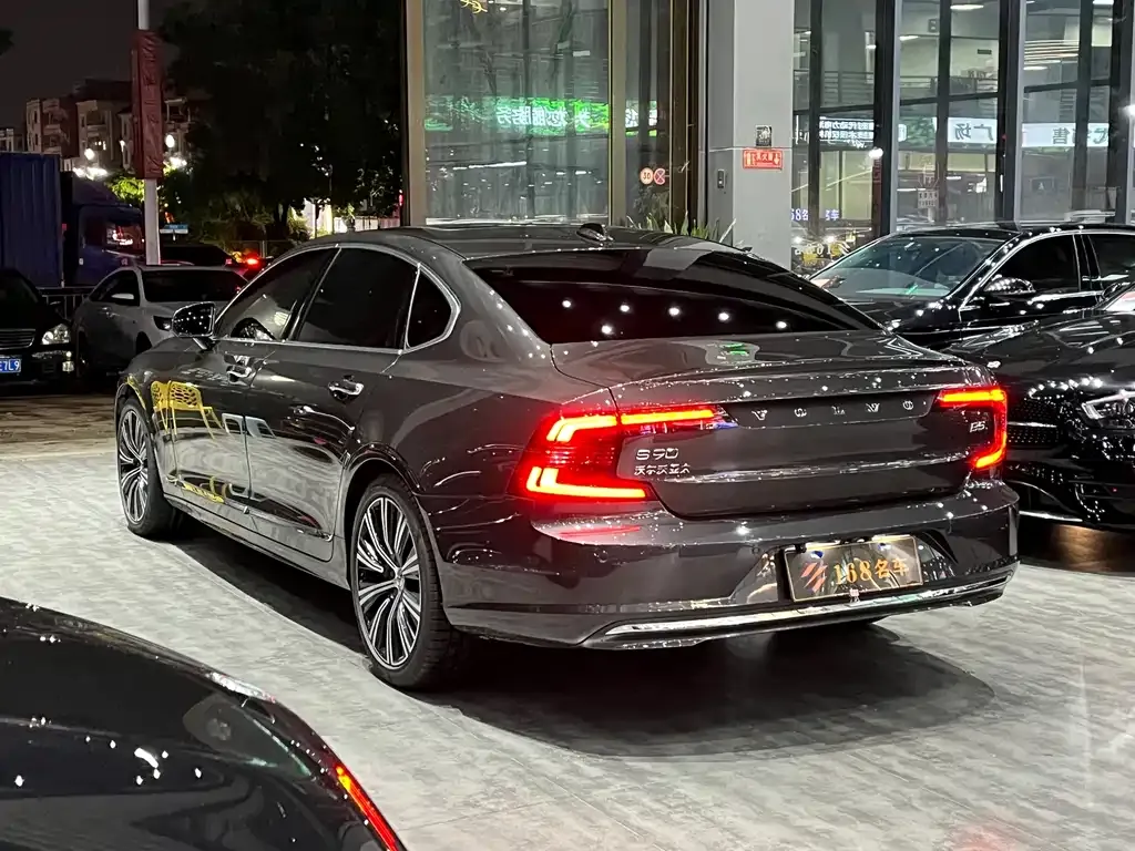 Volvo S90 — фото 6