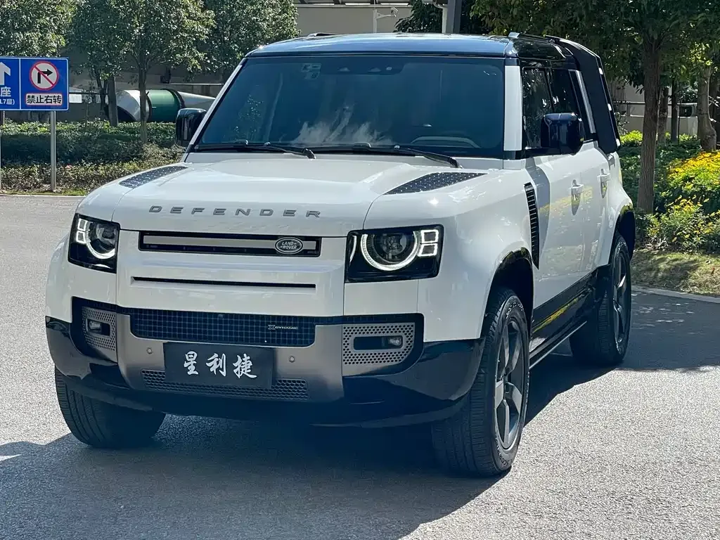 Land Rover Defender — фото 1
