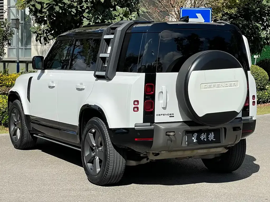Land Rover Defender — фото 7